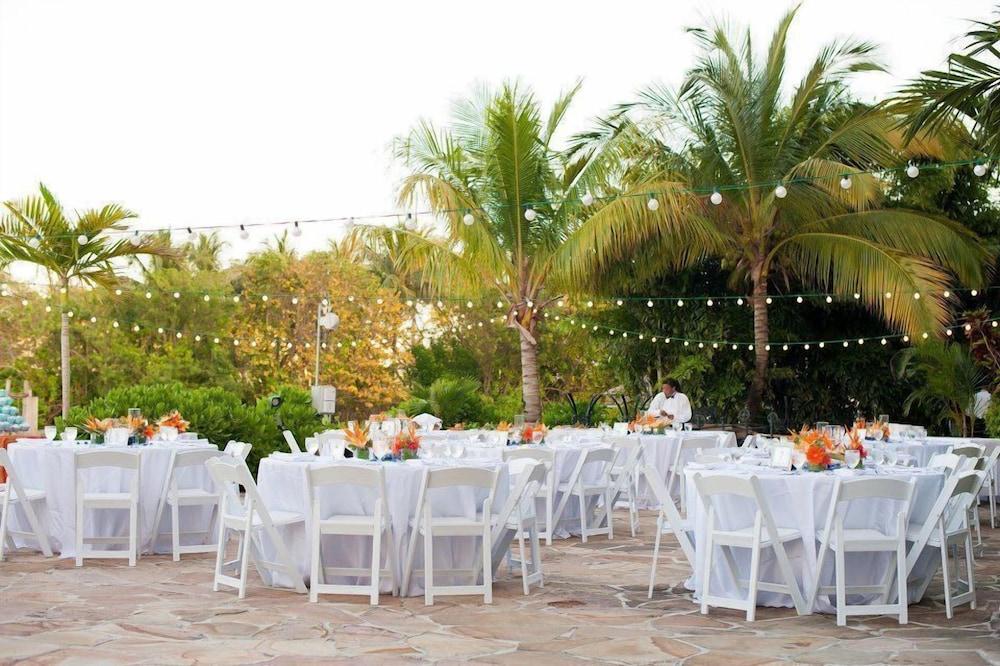 Pelican Bay Hotel Фрийпорт Екстериор снимка