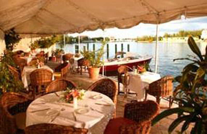 Pelican Bay Hotel Фрийпорт Ресторант снимка